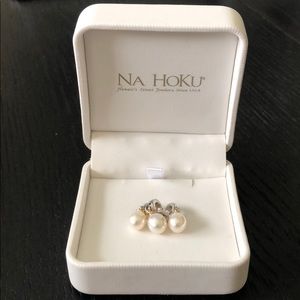 Na Hoku sterling Silver white pearl with gold Bead